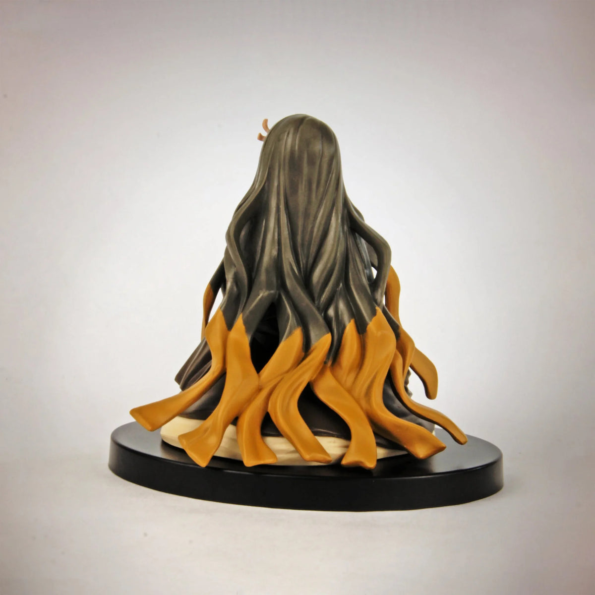 4 in Collectible Figure E4190