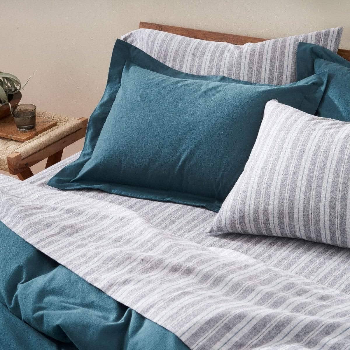 Alpine White Organic Flannel Fitted Sheet O613