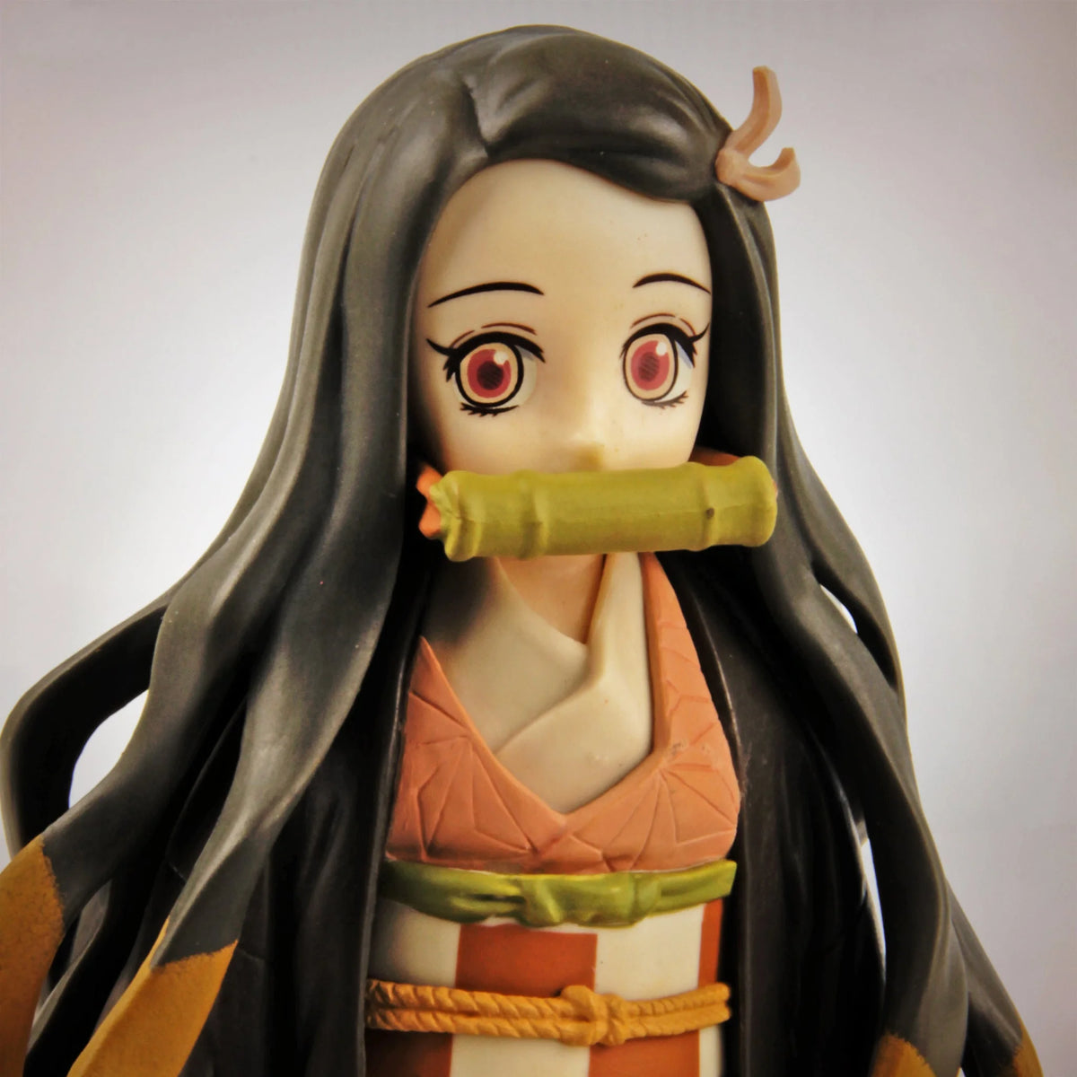4 in Collectible Figure E4190